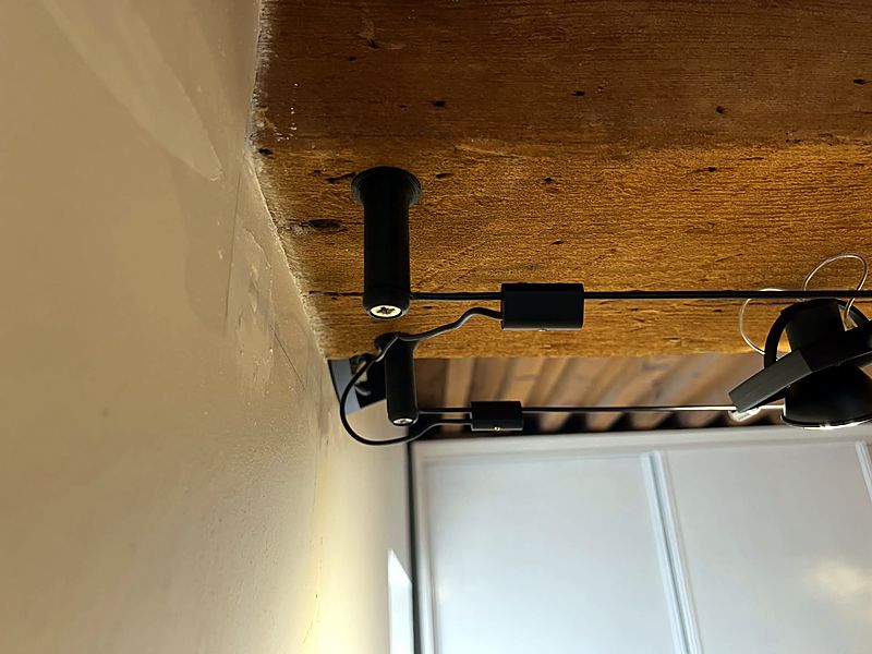 Lampe à câbles
