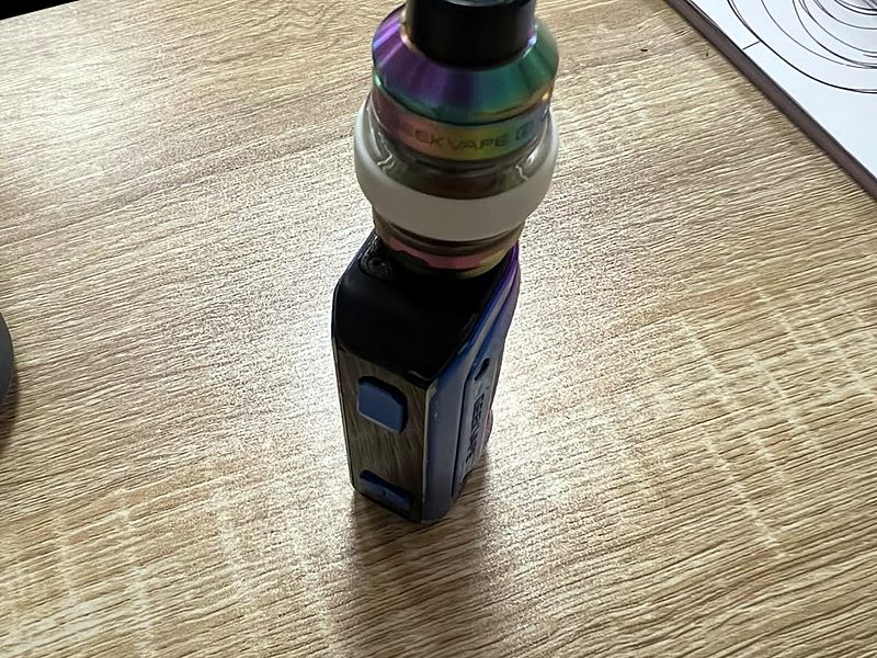 Tôle de fermeture — cigarette électronique